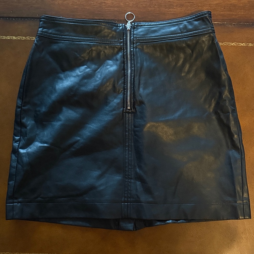Wilfred Black Faux Leather Mini Skirt with O-Ring Zip